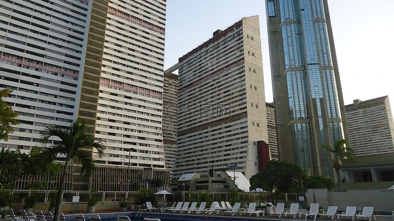 活动地点的安全性是团建活动安全的重要保障。在选择活动地点时，要考虑以下因素：